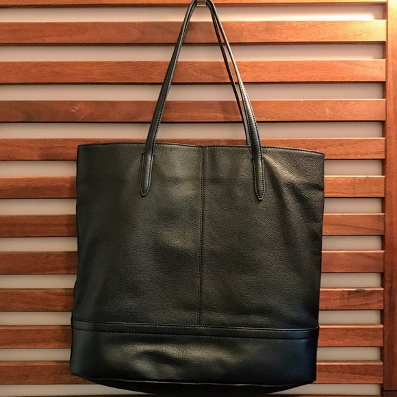 Isaac Mizrahi Leather Tote - Picture 5 of 7
